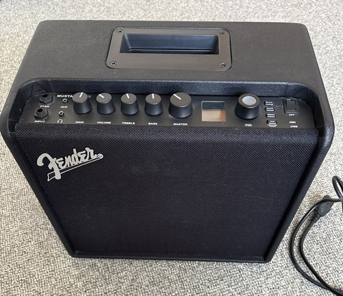Fender mustang lt25 - mustang,