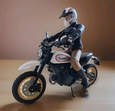 Scrambler Ducati Motorrad mit beweglicher Figur von BRUDER* Unbespielt,Neuwertig