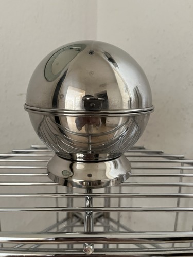 Silberne zuckerdose aus metall - zuckerdose,