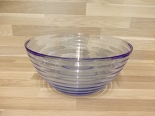 Moderne große blaue