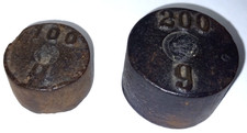 2 , sehr alte / antike , Gewichte, 100 und  200 Gramm , Eisen , für Dezimalwaage