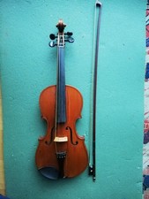 Alte Violine mit Zettel und