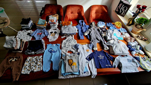 Großes baby kleidungspaket - großes, baby-kleidungspaket