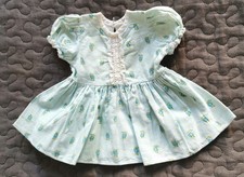 bezauberndes altes Puppenkleid