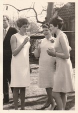 Vintage Foto Schöne Frauen im Sommerkleid Mode 50/60er Jahre