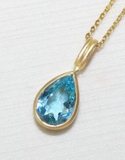 Aquamarin Anhänger aus 750