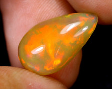 Natürlicher äthiopischer Welo Opal, 17.2 x 9.9 x 4.4 mm, 3.98 Karat