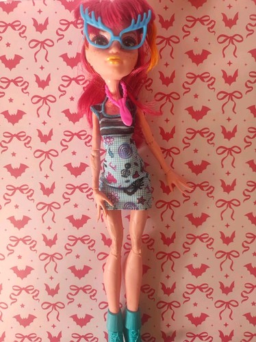 Gigi grant geek - geek, shriek