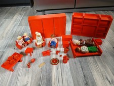 Puppenhaus Möbel, Figuren und Geschirr