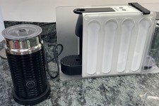 ❤️ NESPRESSO Essenza Mini & S‘KÄPSELE Mini Halter & Aeroccino 3 schwarz SET ❤️