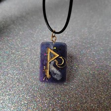 Runenstein Kette Handgefertigt Epoxidharz Anhänger Esoterik Talisman Schmuck