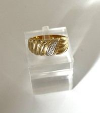 Ring   in 333/- 8 crt