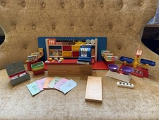 Vintage Kaufladen 1960/70er Jahre Holz mit Zubehör, Waagen, Kasse, Körbe DDR BRD