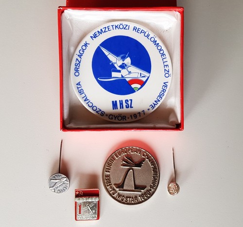 Plakette anstecknadel alt - plakette,