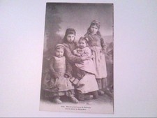 Petites pauvresses de Quimper sur la route de Beig - Meil. AK.