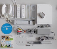 Nintendo Wii Konsole + Wii Sports mit insgesamt 5 Sport Arten + 2 Spieler Set 