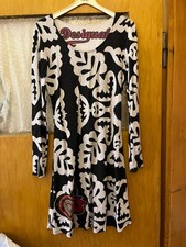 Damenkleid Desigual S, tolles Muster und Applikation, superweiches Tragegefühl