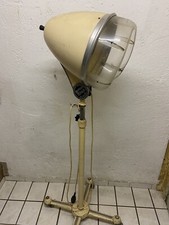 Sehr alte WELLA Trockenhaube aus ehemaligem Friseursalon.