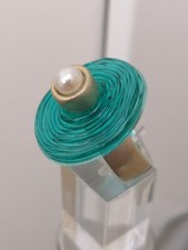 925 Silber Ring mit türkisfarbener Glasscheibe und Perle – Goldschmiedearbeit