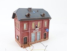 Vollmer H0 10807  Gebäude Bahn-Verwaltungsgebäude gebaut / Licht