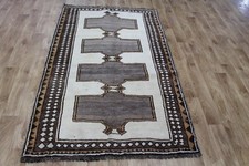 FEINER HANDGEKNÜPFTER