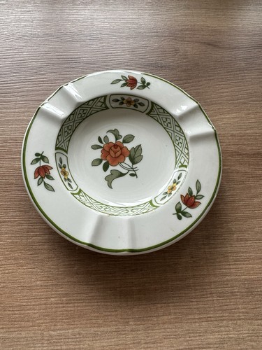 Aschenbecher aus porzellan - aschenbecher,