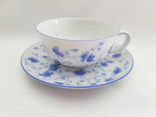 Kleine teetasse mit - teetasse,