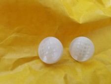 4 Stück Geriffelte Knöpfe