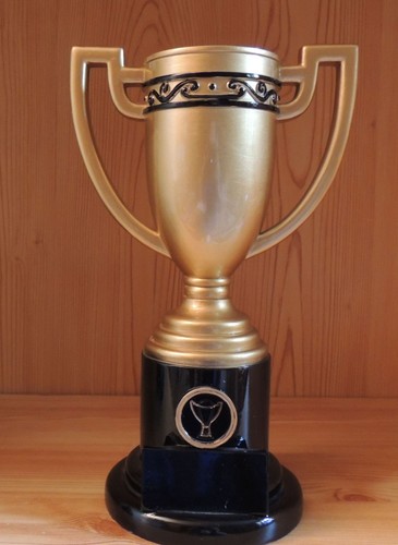 Design henkel pokal aus - ,