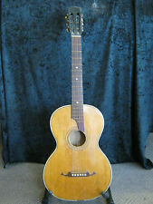 Antike Gitarre, kleines Modell, Traumstück, antique guitar