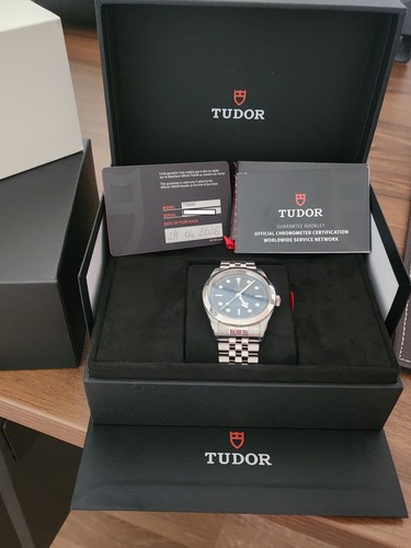 Tudor black bay one - tudor, 41