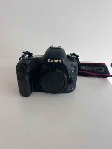 Canon eos mark iii - 5d,