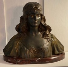 Dame im Jugenstil Frauenkopf