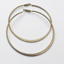 9 cm große Creolen mit Gravur