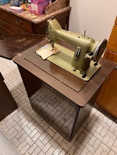 Manual sewing machine with