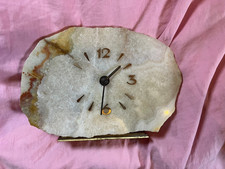 Uhr aus Stein funktionstüchtig