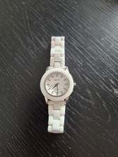 DKNY Damenuhr aus Keramik