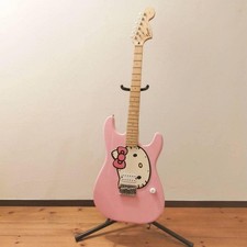 Squier Hello Kitty