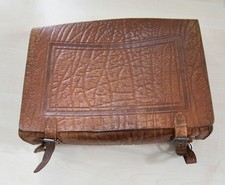 kleiner antiker Leder