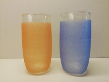 2 Wassergläser Vintage Wasser / Saft Gläser  rosa+blau besandet