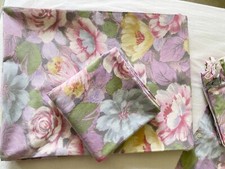 4 tlg. Bettwäsche, 1 Kopfkissen 80x80, 1 Bettbezug 150x200, 2 Paradekissen BW