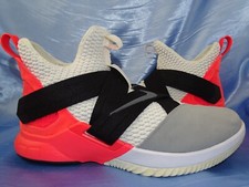 NIKE LeBron Soldier XII SFG SNEAKER GR 45 SCHUHE JORDAN BASKETBALL /D78