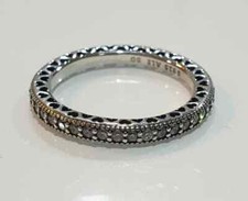 Pandora Funkeln und Herzen