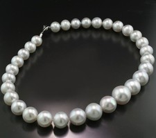 Wert 56.000 Euro *NOBELKLASSE* Südseeperlenkette 13-18,4 mm weiß Top Lüster