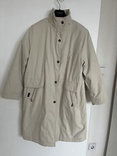 Beigefarbener Mantel für