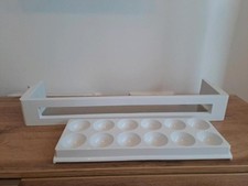 Liebherr Kühlschrank-Einsatz mit Eierhalter – für 12 Eier