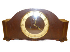 Kienzle Bufettuhr Schrankuhr mit Pendel  Nussbaun  3 Klangstäbe