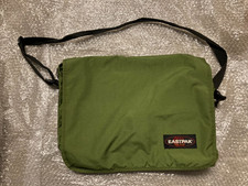 Eastpak Umhängetasche 50 x 36