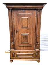 BAROCK  SCHRANK   -   NUßBAUM