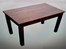 Esstisch aus massivem Akazienholz